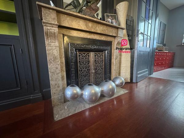 Maison semi-bourgeoise , 4 chambres, 2 salles d'eau, Cave avec atelier Proche commerces et écoles