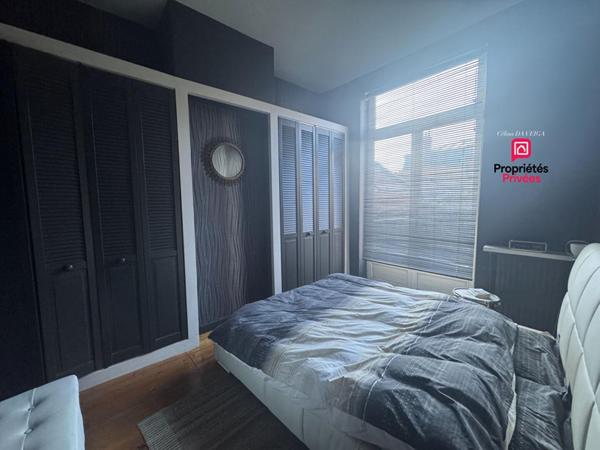 Maison semi-bourgeoise , 4 chambres, 2 salles d'eau, Cave avec atelier Proche commerces et écoles