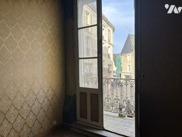 APPARTEMENT A RENOVER PLEIN CENTRE VILLE