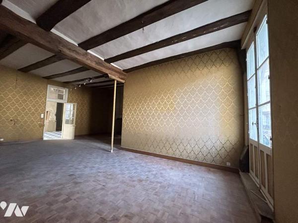 APPARTEMENT A RENOVER PLEIN CENTRE VILLE