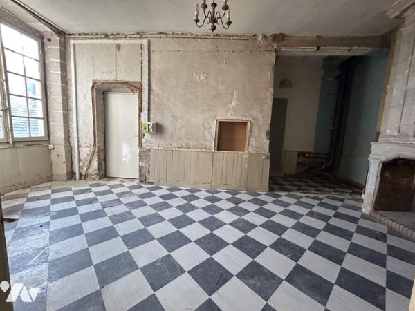 APPARTEMENT A RENOVER PLEIN CENTRE VILLE