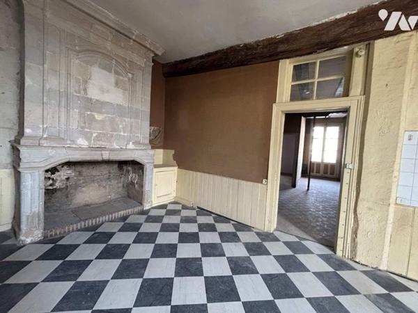 APPARTEMENT A RENOVER PLEIN CENTRE VILLE