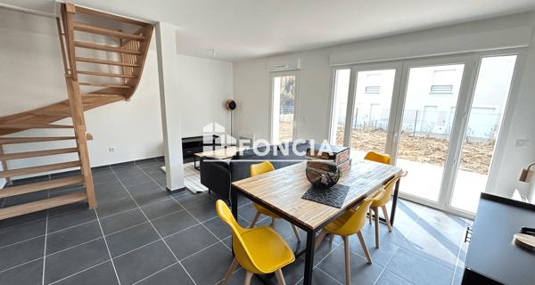 Location Appartement meublé 4 pièces 78.3 m² - Saint-hilarion 78125