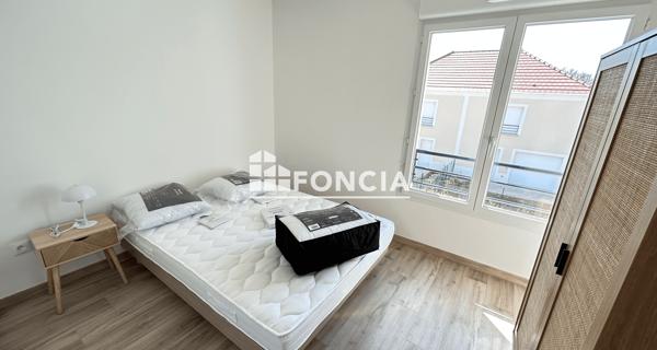 Location Appartement meublé 4 pièces 78.3 m² - Saint-hilarion 78125