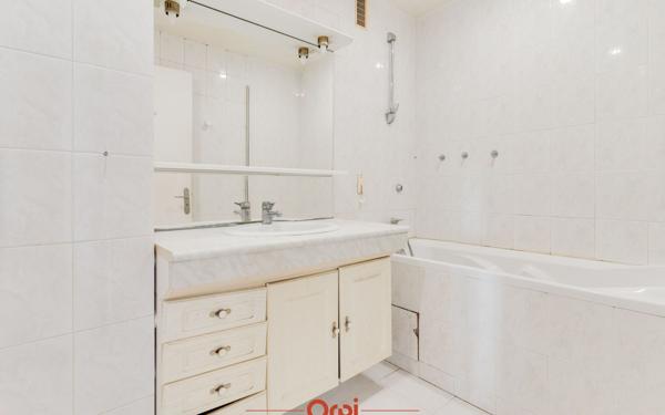 Appartement à vendre    4 pièces • 77 m2 Marseille 13