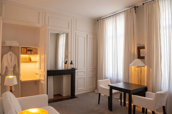 Lambersart Canon d'or, Appartement de prestige inscrit dans un hôtel de maître de 211.70 m2, en duplex, jardin et parkings Lambersart Lambersart Canon d'or, Appartement de prestige inscrit dans un hôtel de maître de 211.70 m2, en duplex, jardin et parkings Lambersart