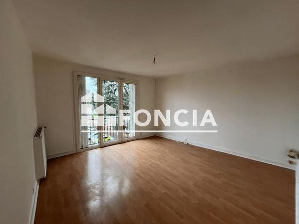 Location Appartement 2 pièces 51.5 m² - 28 RUE DE CONTIEGES, entrée C Villeneuve Sur Lot 47300