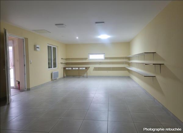 Sur les hauteurs de Bonnes, maison a rafraichie avec grand terrain.