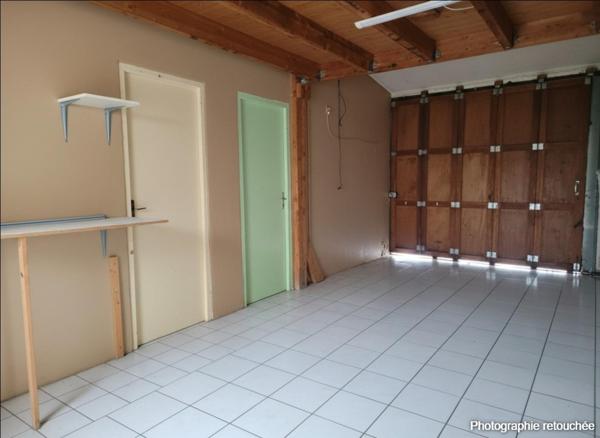 Sur les hauteurs de Bonnes, maison a rafraichie avec grand terrain.