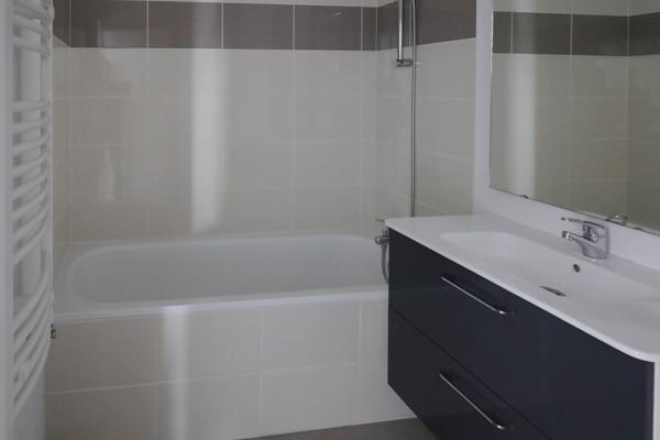 Cenon (33150) - T3 de 64m2, terrasses, pkgs