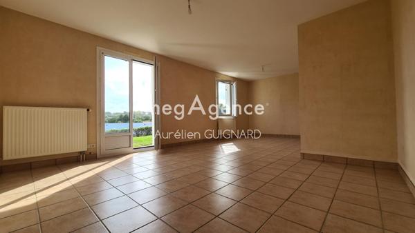 Maison à BRESSUIRE, 79300 - 6 pièces 90m²