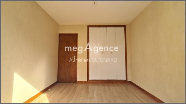 Maison à BRESSUIRE, 79300 - 6 pièces 90m²