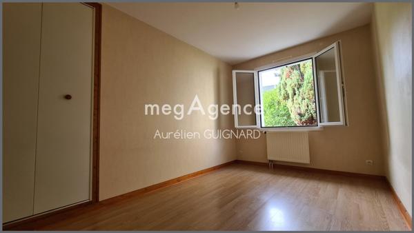 Maison à BRESSUIRE, 79300 - 6 pièces 90m²