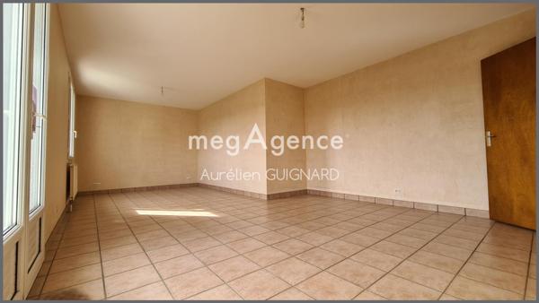 Maison à BRESSUIRE, 79300 - 6 pièces 90m²
