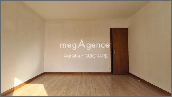 Maison à BRESSUIRE, 79300 - 6 pièces 90m²