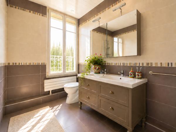 Maison
         6 pièces
        - 145 m² Exclusivité 660 000 € *