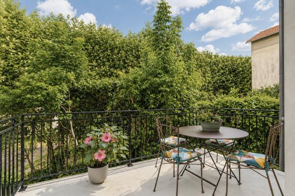Maison
         6 pièces
        - 145 m² Exclusivité 660 000 € *