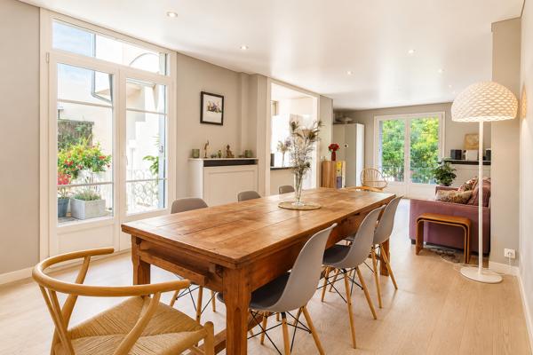 Maison
         6 pièces
        - 145 m² Exclusivité 660 000 € *