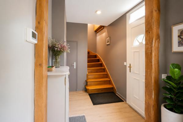 Maison
         6 pièces
        - 145 m² Exclusivité 660 000 € *