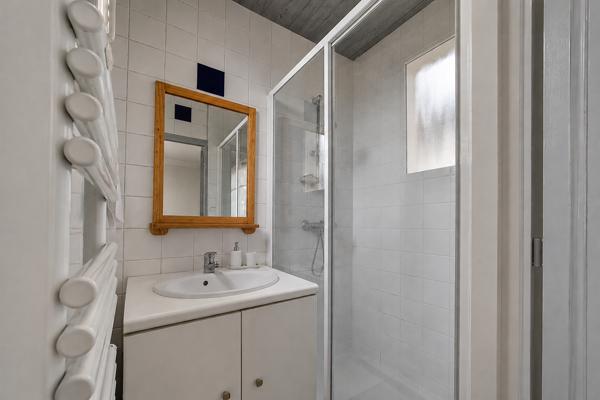 Maison
         6 pièces
        - 145 m² Exclusivité 660 000 € *