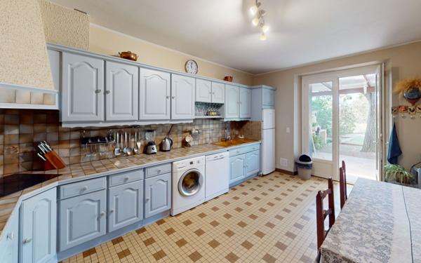 Maison à vendre    7 pièces • 220 m2 Labastide-d'Anjou