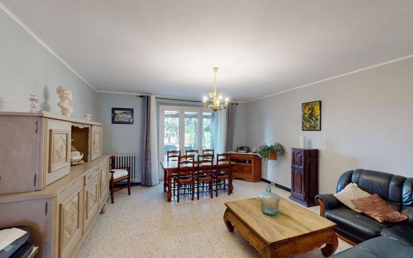 Maison à vendre    7 pièces • 220 m2 Labastide-d'Anjou