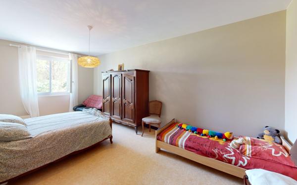 Maison à vendre    7 pièces • 220 m2 Labastide-d'Anjou