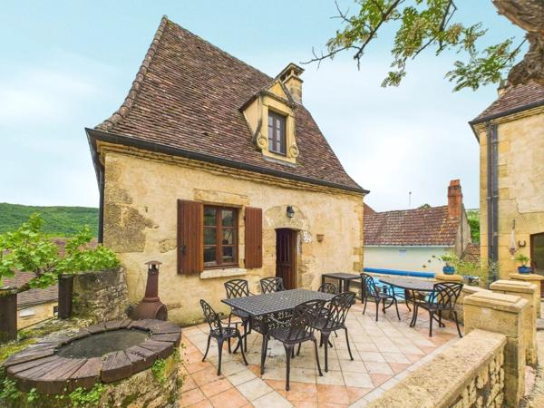 Un ensemble pittoresque de propriétés niché au cœur du Périgord Noir près de Beynac