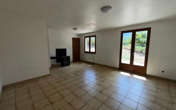 Maison à louer    4 pièces •  Brenoux