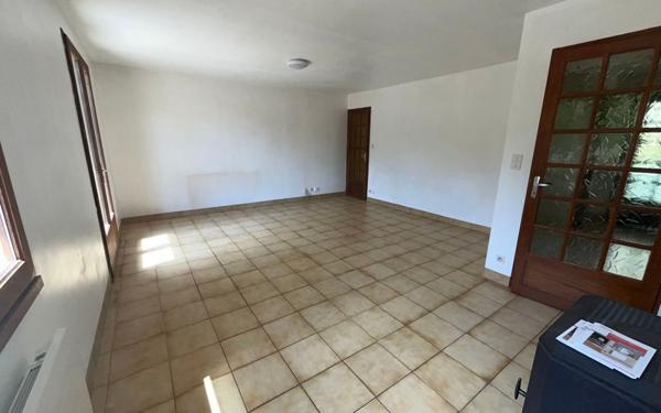 Maison à louer    4 pièces •  Brenoux