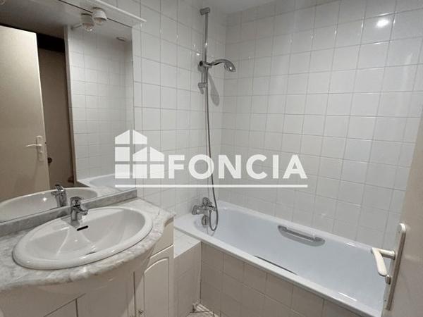 Location Appartement 3 pièces 60.22 m² - 9 RUE DU GYMNASE Dijon 21000