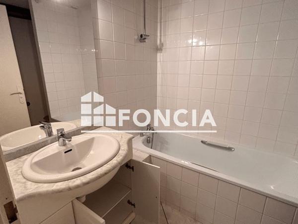 Location Appartement 3 pièces 60.22 m² - 9 RUE DU GYMNASE Dijon 21000