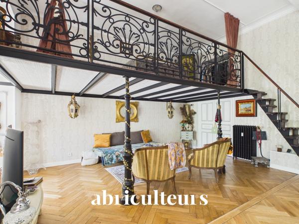 Loft de caractère de 66 m² Plein sud sur jardin Palais niçois