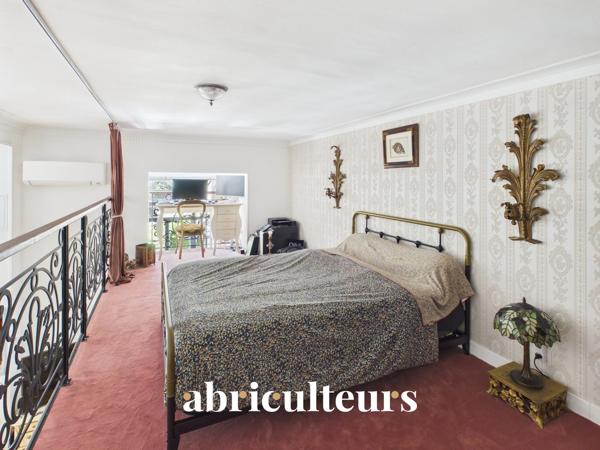Loft de caractère de 66 m² Plein sud sur jardin Palais niçois