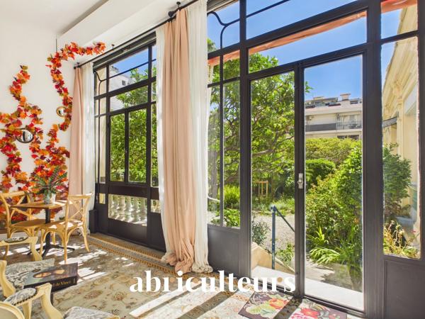 Loft de caractère de 66 m² Plein sud sur jardin Palais niçois