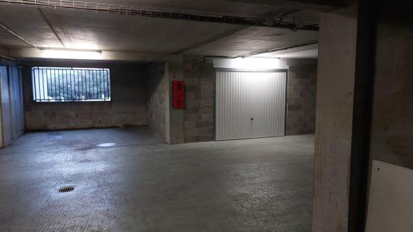 Location / Garage / Parking