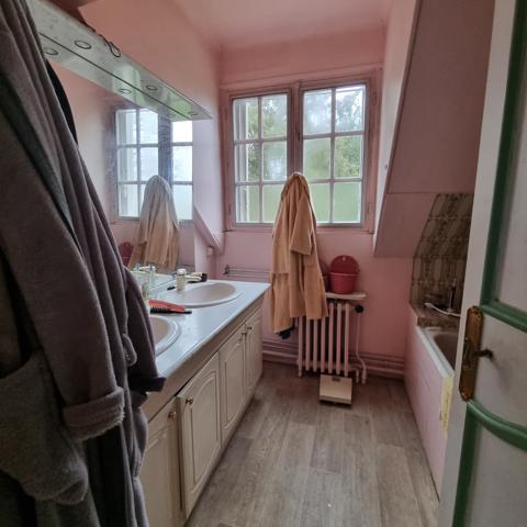 Maison de caractère sur parc paysager de 4 612 m² avec piscine !