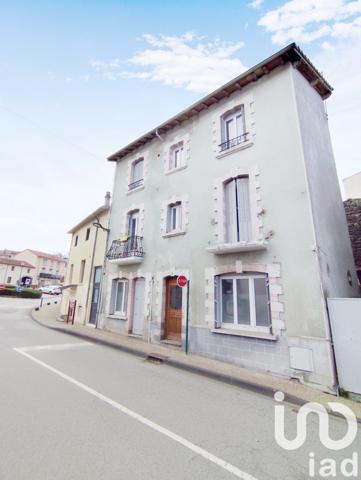 Maison 6 pièces de 125 m² à Nohanent (63830)