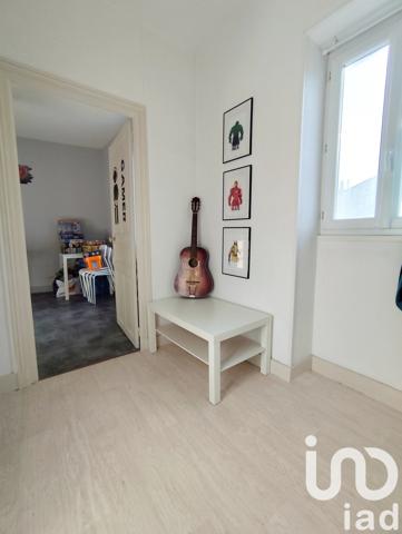 Maison 6 pièces de 125 m² à Nohanent (63830)