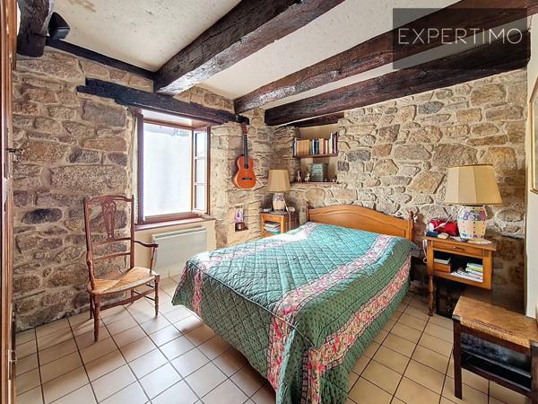 Cassagnes-Bégonhès (12120) Maison de caractères alliant charmes et traditions