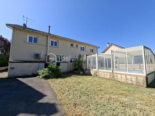 💰 OPPORTUNITÉ INVESTISSEUR – RENDEMENT + CASH-FLOW POSITIF 💰

📍 RARE ! à Villeparisis, proche des commodités, des transports et des axes principaux.

À Villeparisis, découvrez un ensemble immobilier à fort potentiel, idéal pour un investisseur à la recherche de rentabilité immédiate et évolutive.


🏡 2 MAISONS INDÉPENDANTES de 93,37 m² et 86,41 m² pour une surface totale de 180 m² intégralement REFAIT A NEUF avec piscine chauffée édifiée sur 900 m² de terrain.
      Confortables et lumineuses équipées d'une pompe à chaleur et offrant un bon niveau de confort. 
      IDEAL Famille nombreuse, projet multi-génération, investissement intelligent… pour accueillir un proche, ou créer une activité indépendante.

Avec possibilité de créer un 3ème lot pour un appartement de type F2 ou F3.

 Le pavillon principal se compose d'une entrée desservant un wc, une chambre, une cuisine aménagée, un séjour donnant accès à une piscine couverte chauffée. 
A l'étage vous trouverez 3 belles chambres et une salle de bains avec wc et seche-serviettes.

Le second pavillon, IDEAL POUR LA LOCATION classique ou meublée se compose d'une entrée desservant une cuisine aménagée, d'un séjour lumineux, d'un cellier, et d'un wc
suivi d'une suite parentale avec salle d'eau et wc. 
A l'étage vous trouverez 3 chambres suivies d'une salle de bains avec wc et sèche-serviettes. 

📐 Environ 180m² habitables
🚗 Garage d’environ 70 m² avec potentiel d’aménagement POUR UN F2 ou F3 
💰 Revenus locatifs possibles
❄ Pompe à chaleur / confort énergétique
📍 Secteur recherché proche commodités et écoles Normandie Niemen et collège Marthe Simard
  Transports : RER B Gare de Villeparisis 

👉 Idéal pour :
✔ grande famille
✔ habitation + revenus locatifs
✔ investisseur recherchant rentabilité et cash-flow
✔ projet multi-génération
✔ Bonne performance énergétique globale 

💸 Belle performance financière
👉 Un bien capable de s’autofinancer et de générer du revenu mensuel.

🔥 Conclusion
Situation	Rentabilité brute	                 Rentabilité nette
Bien exploité en l’état	≈ 7,9 %             	≈ 6,6 %
Avec optimisation du garage ≈ 11 %      	≈ 9 % estimés

👉 À ce niveau de prix, le bien présente un très bon potentiel de rentabilité pour le secteur, avec une possibilité d’évolution intéressante pour un investisseur souhaitant développer les revenus locatifs.

A saisir rapidement !