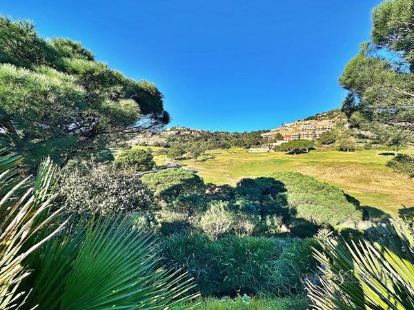 Villa provençale à vendre face au Golf 18 trous de Sainte-Maxime