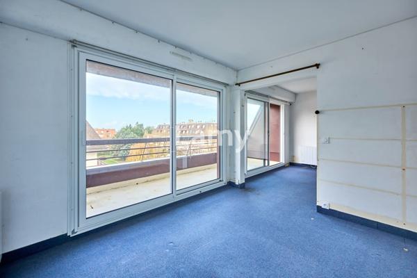 Appartement 2 pièces, cabine, balcon, parking, cave