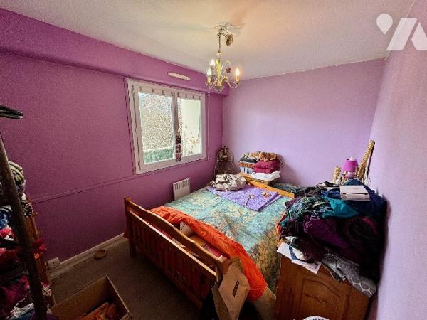 Appartement T3 à rénover de 69m² à proximité immédiate collège, lycée commerce, douane...