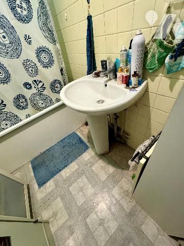 Appartement T3 à rénover de 69m² à proximité immédiate collège, lycée commerce, douane...