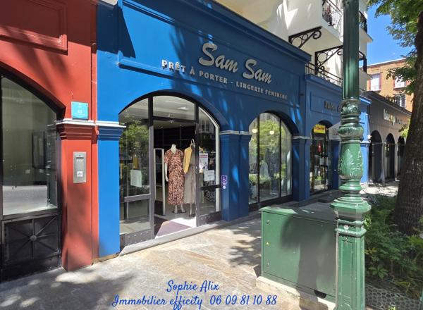 Fonds De Commerce
        
        - 84 m² 85 000 € *