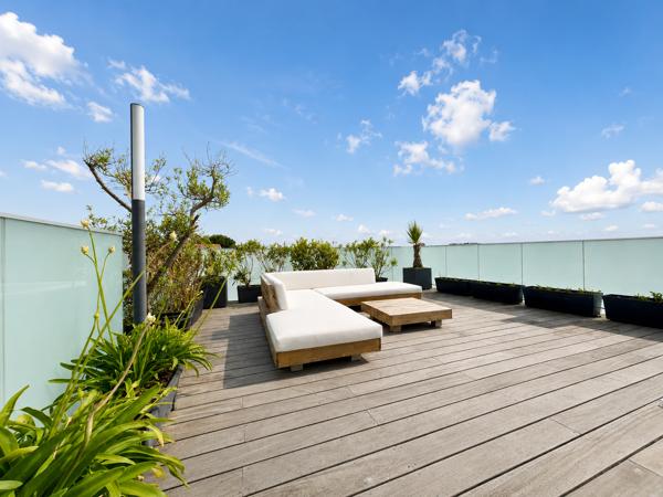 Maison
         6 pièces
        - 142 m² Bien prestige 847 600 € *