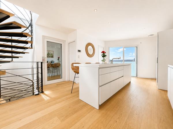 Maison
         6 pièces
        - 142 m² Bien prestige 847 600 € *