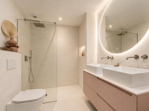 Maison
         6 pièces
        - 142 m² Bien prestige 847 600 € *