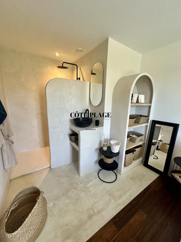 Vaux-sur-Mer (17640) VAUX /MER MAISON RÉNOVÉE AU PRIX DE 580 000 € FAI